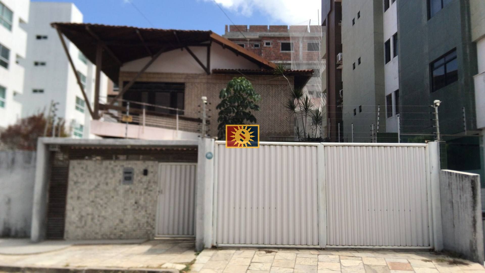 Casa Para Vender com 4 quartos 2 suítes no bairro Cabo Branco em João Pessoa
