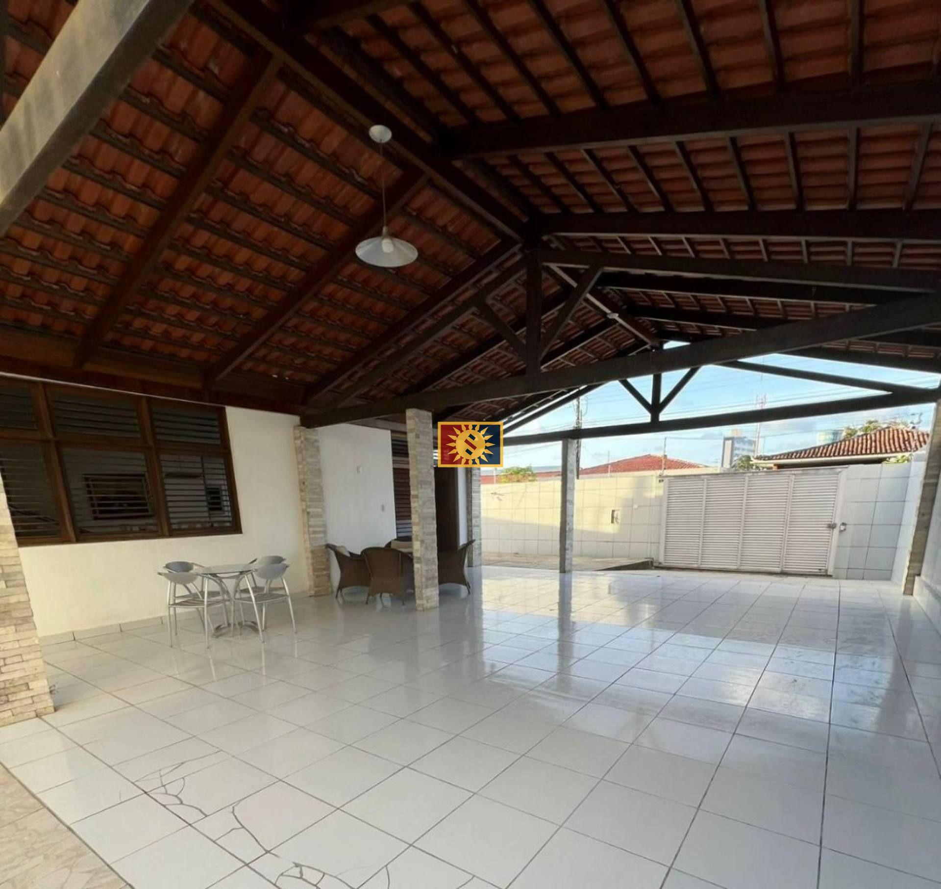 Casa Para Vender com 7 quartos 4 suítes no bairro Estados em João Pessoa