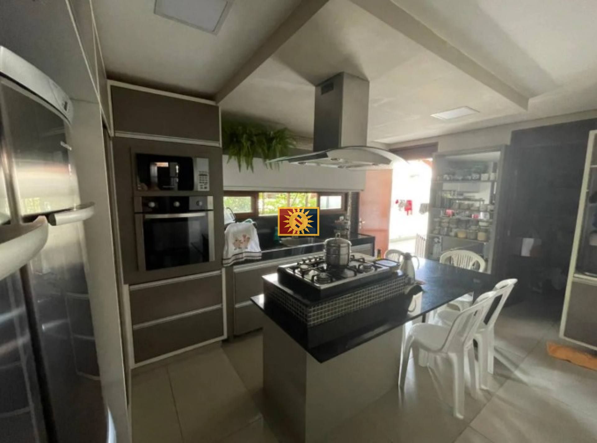 Casa Para Vender com 4 quartos 3 suítes no bairro Altiplano Cabo Branco em João Pessoa