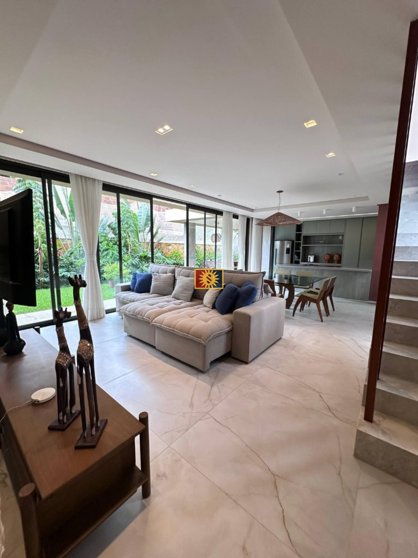 Casa de Condomínio Para Vender com 4 quartos 4 suítes no bairro Altiplano Cabo Branco em João Pessoa