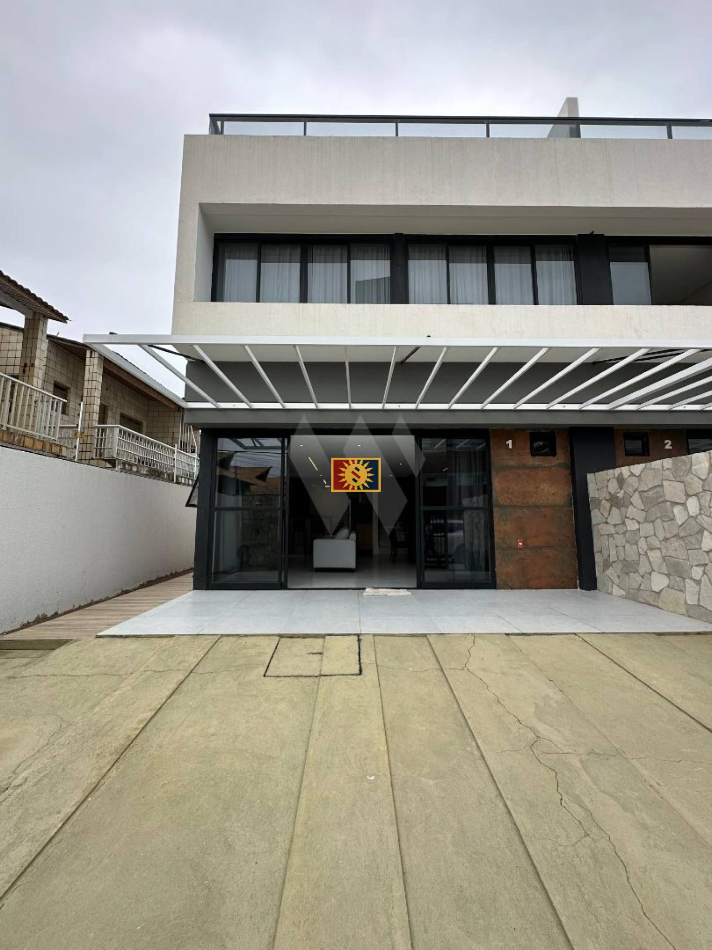 Casa Triplex Para Vender com 3 quartos 3 suítes no bairro Poço em Cabedelo
