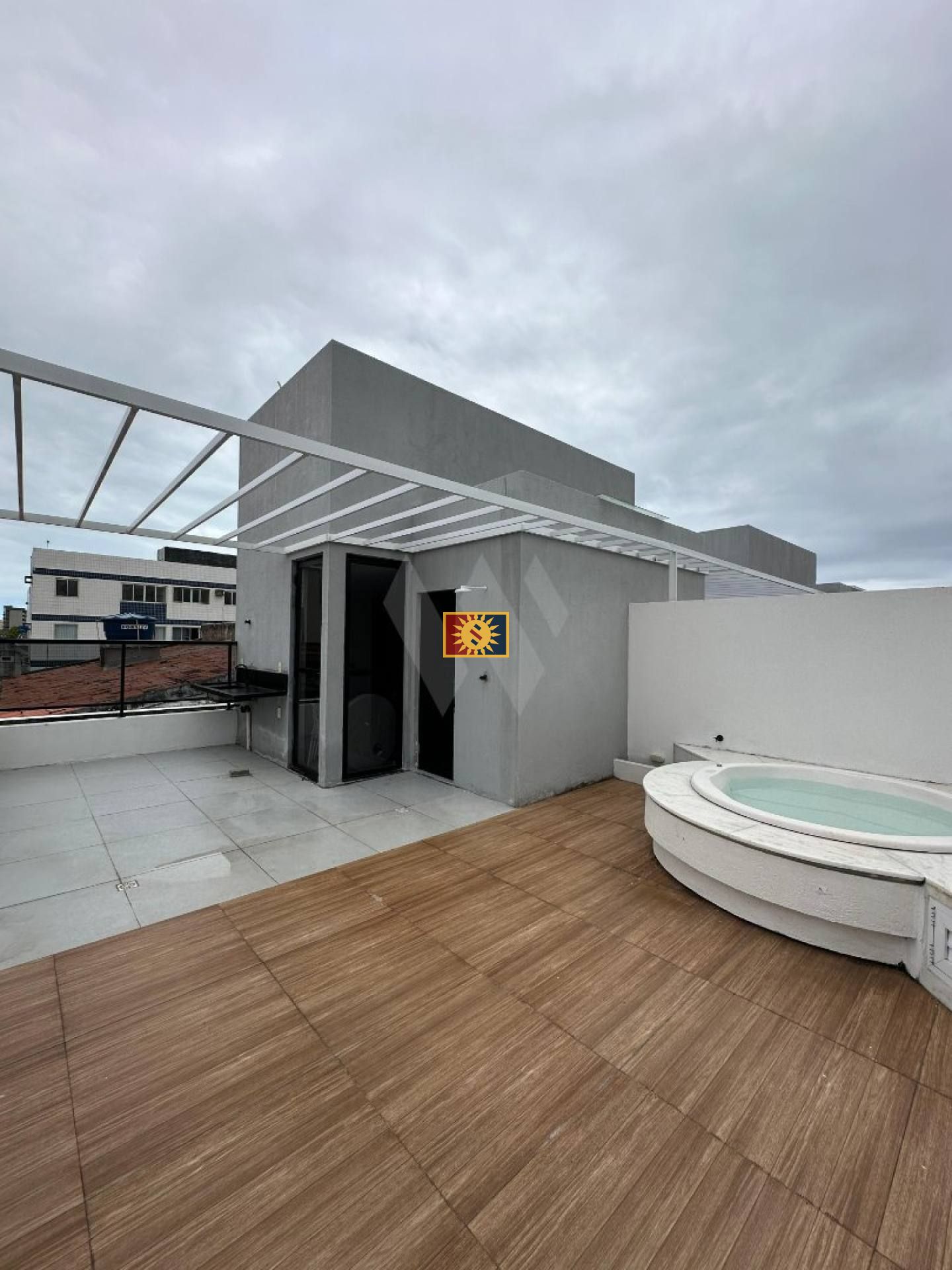 Casa Triplex Para Vender com 3 quartos 3 suítes no bairro Poço em Cabedelo