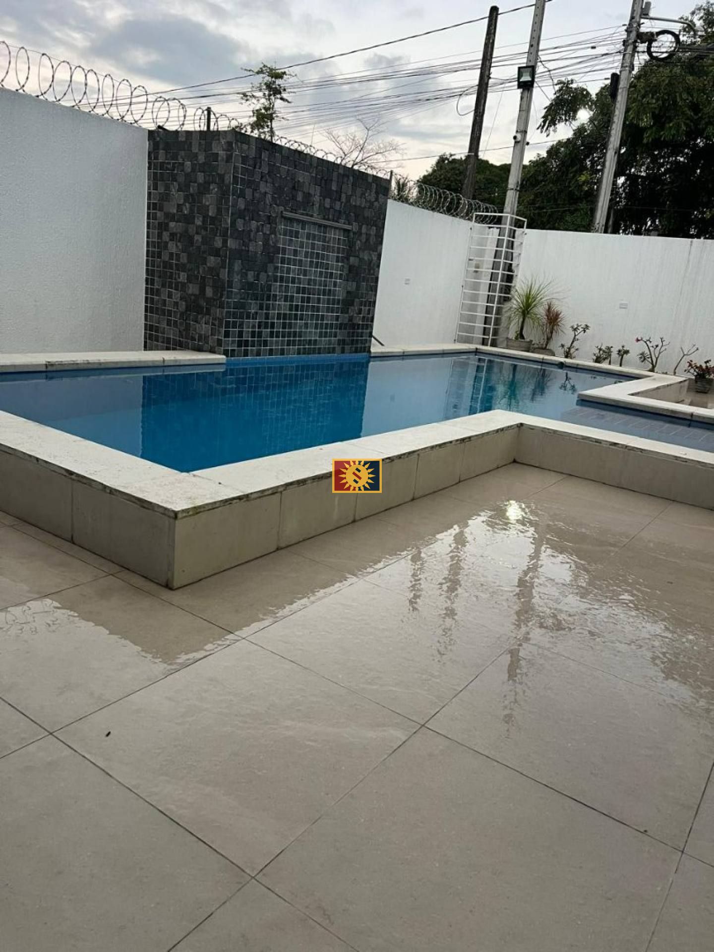 Casa Para Vender com 4 quartos 3 suítes no bairro Portal do Sol em João Pessoa