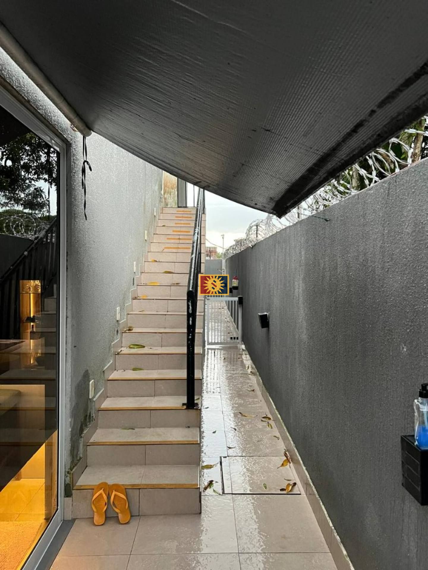 Casa Para Vender com 4 quartos 3 suítes no bairro Portal do Sol em João Pessoa