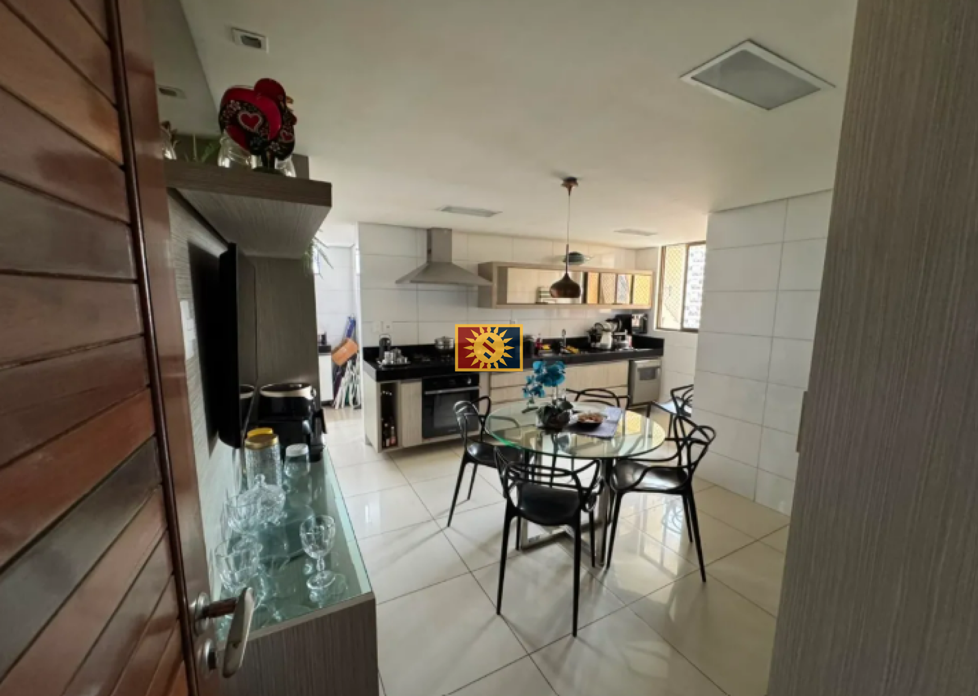 Apartamento Para Vender com 4 quartos 4 suítes no bairro Miramar em João Pessoa