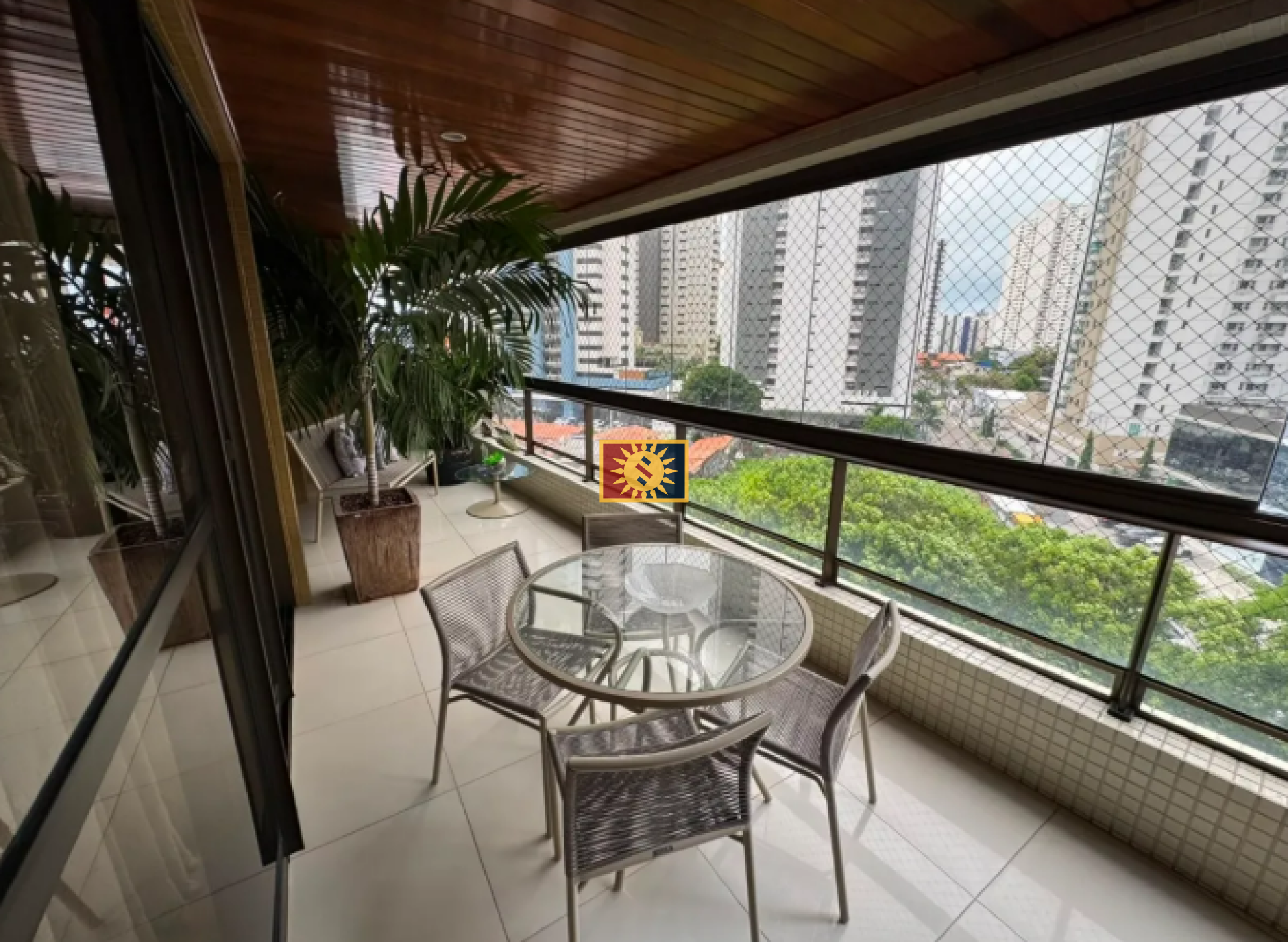 Apartamento Para Vender com 4 quartos 4 suítes no bairro Miramar em João Pessoa