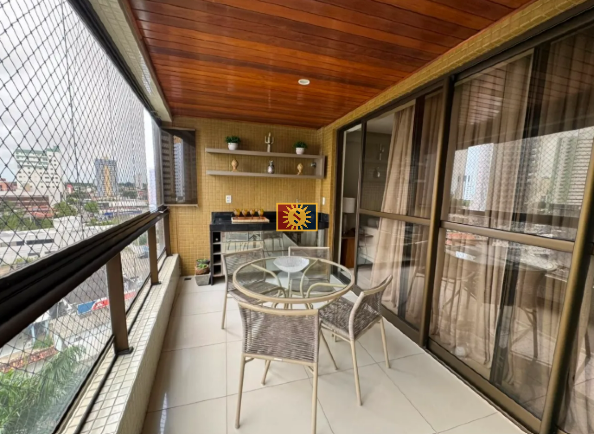 Apartamento Para Vender com 4 quartos 4 suítes no bairro Miramar em João Pessoa