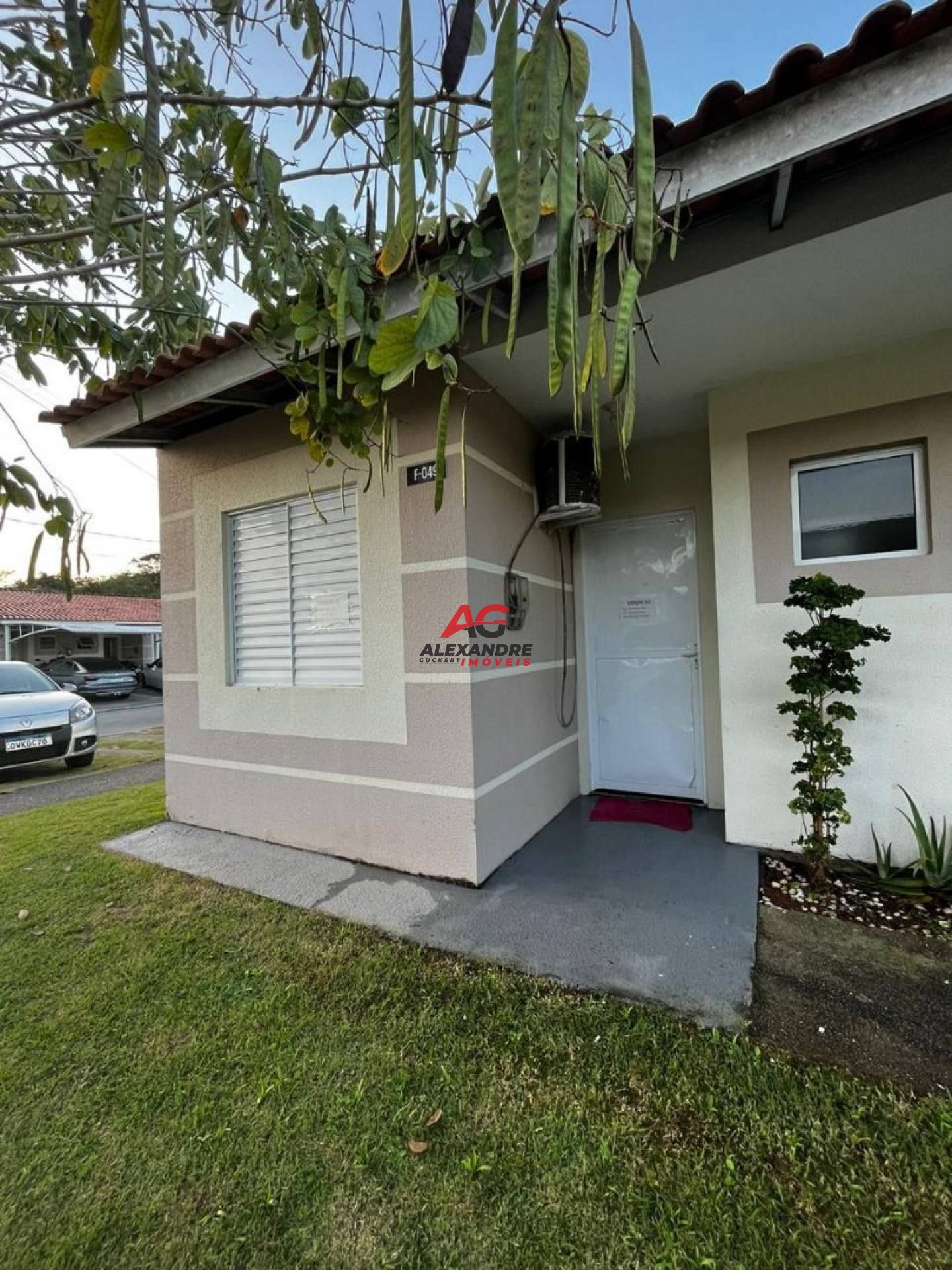 Casa de esquina no condomínio moradas 2