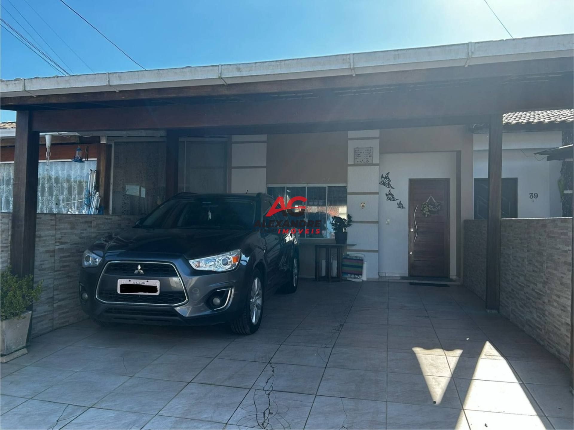 Casa germinada no Ciniro Martins, com mobilia.