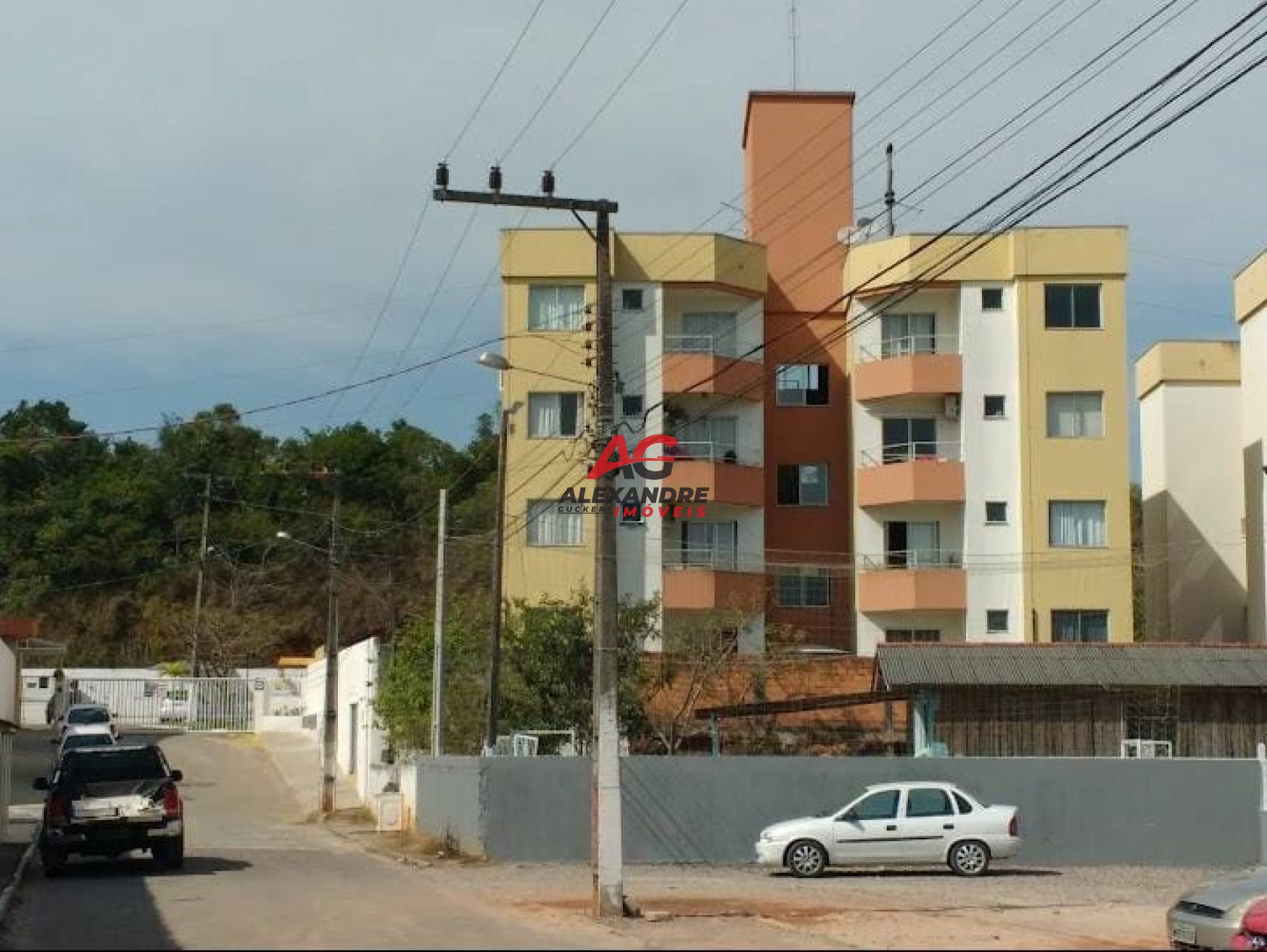 Apartamento Térreo com sacada.