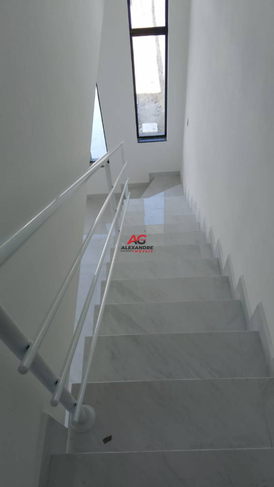 Sobrado de esquina no Loteamento Bela Vista.