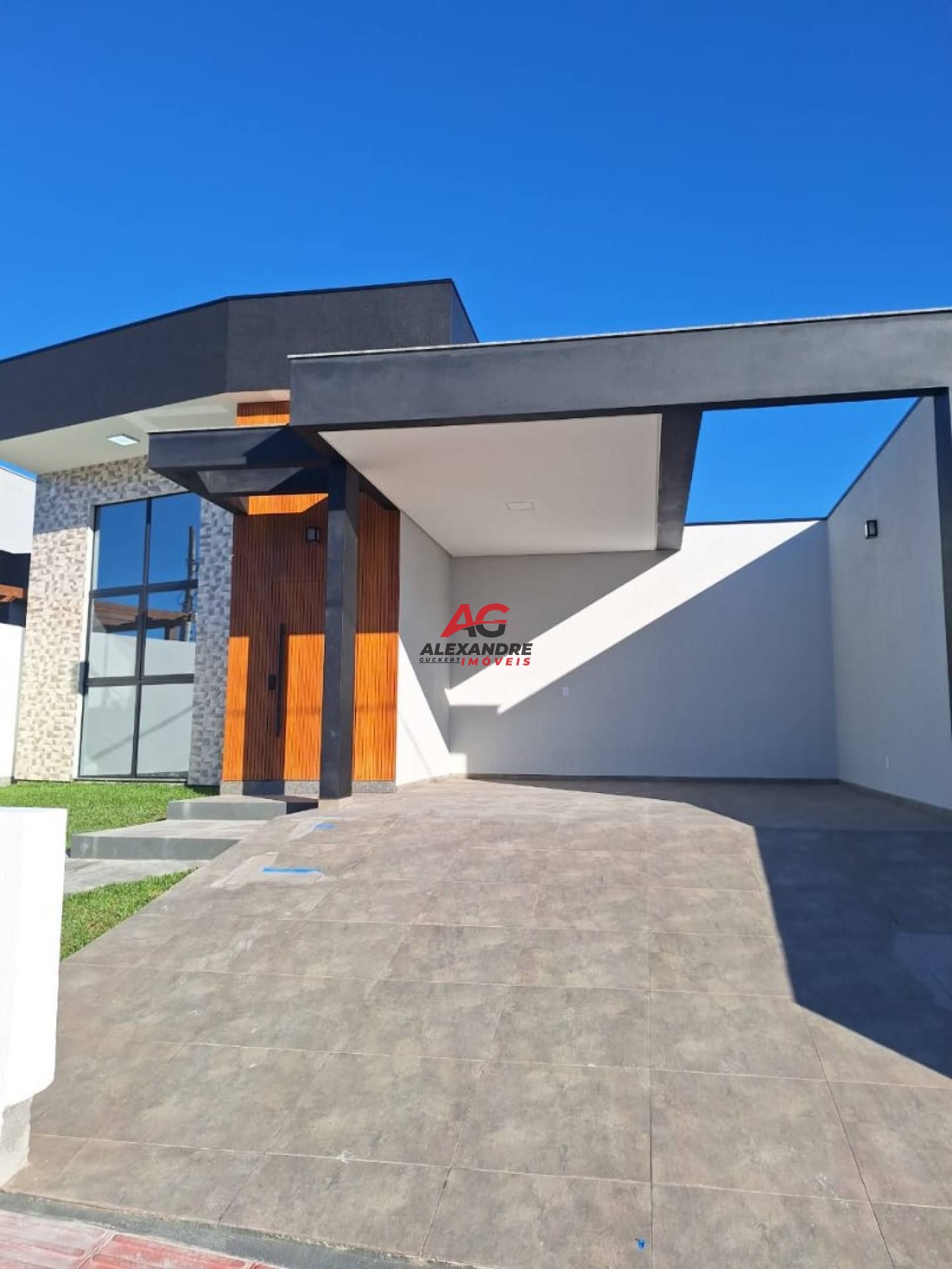 Casa com piscina no Bela Vista