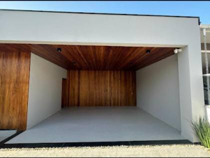 Casa em alto padrão com piscina.