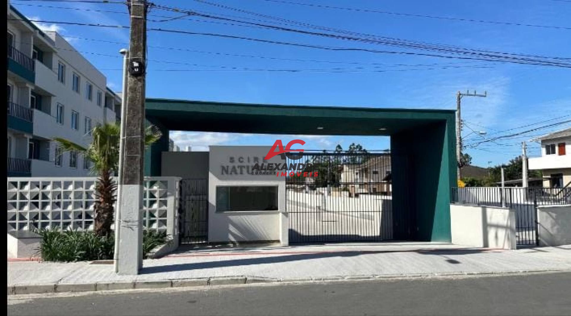 Apartamento novo com varanda e uma belissima vista.