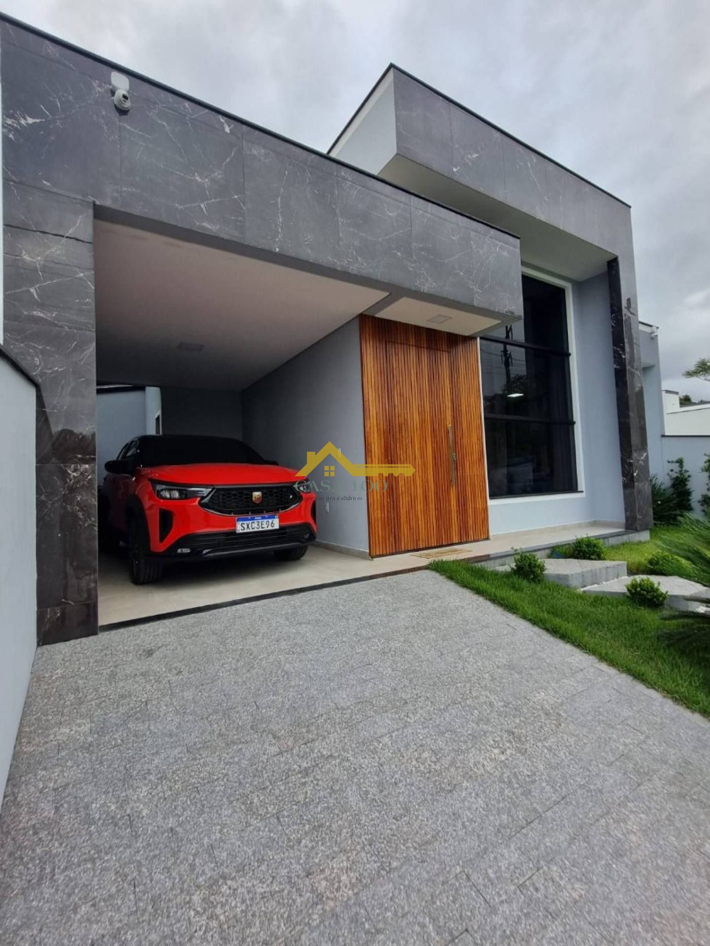 Casa de Alto Padrão , porteira fechada.