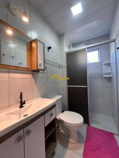 Apartamento com 2 quartos e sacada no bairro Serraria em São José