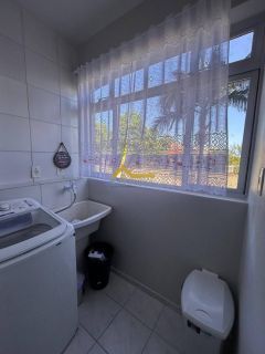 Apartamento com 2 quartos e sacada no bairro Serraria em São José