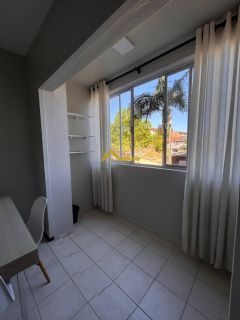 Apartamento com 2 quartos e sacada no bairro Serraria em São José