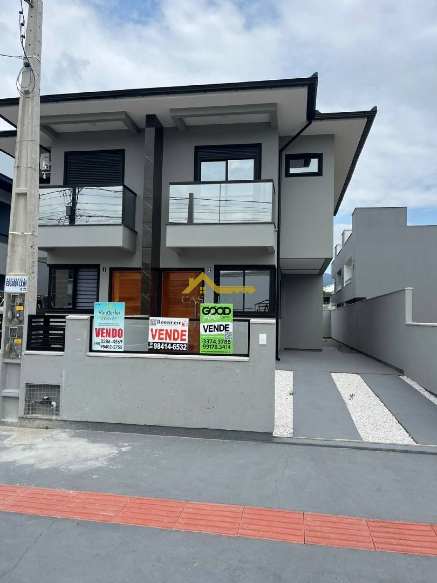 Sobrado em fino acabamento e com espaço para área gourmet