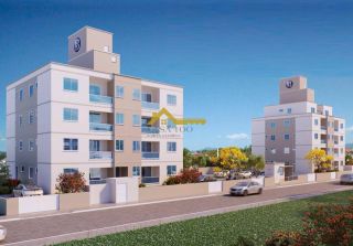 Apartamento com elevador e sacada .