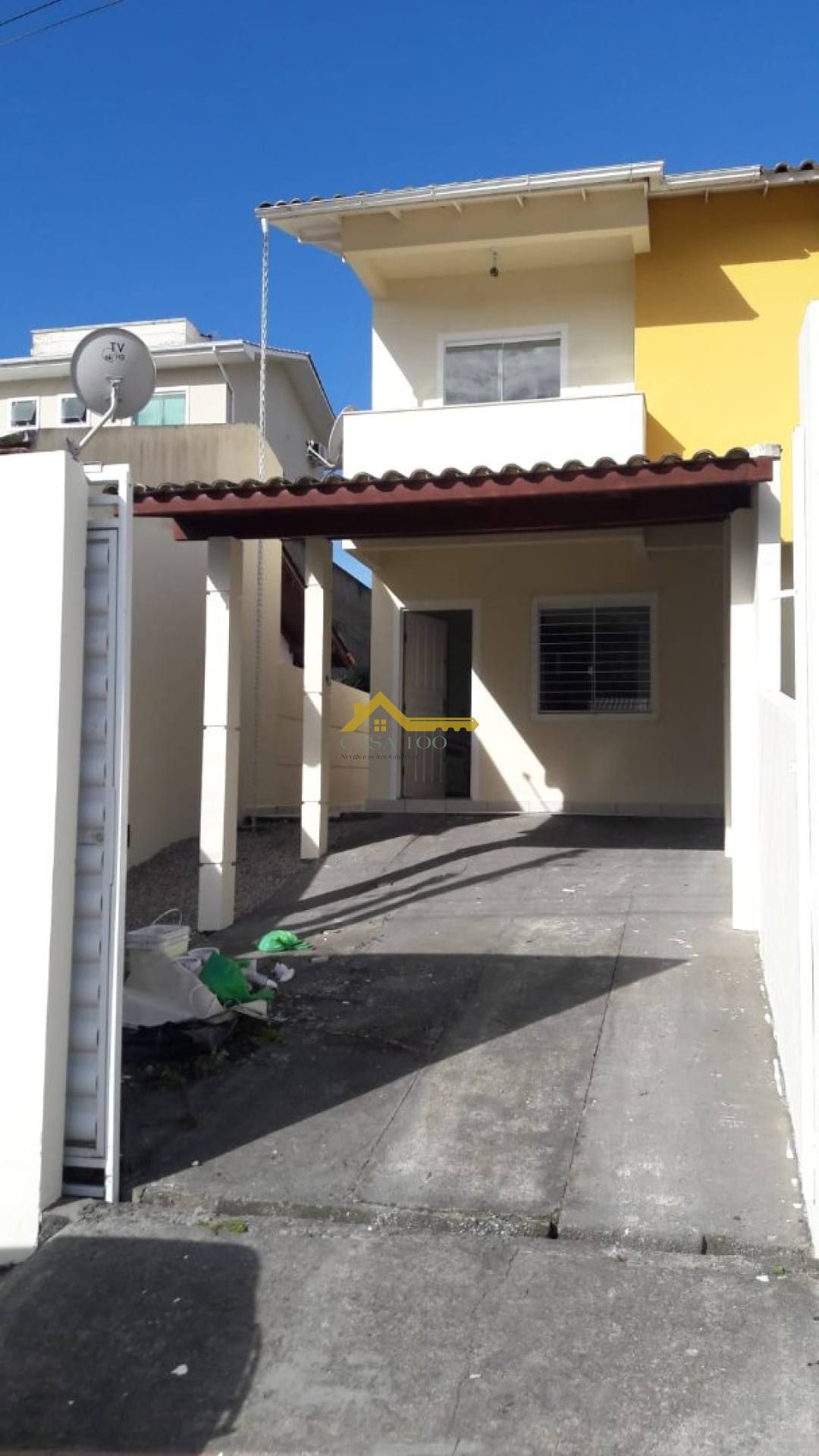 Sobrado no Loteamento San Marino.