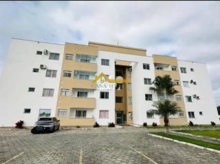 Apartamento amplo e com Varanda .