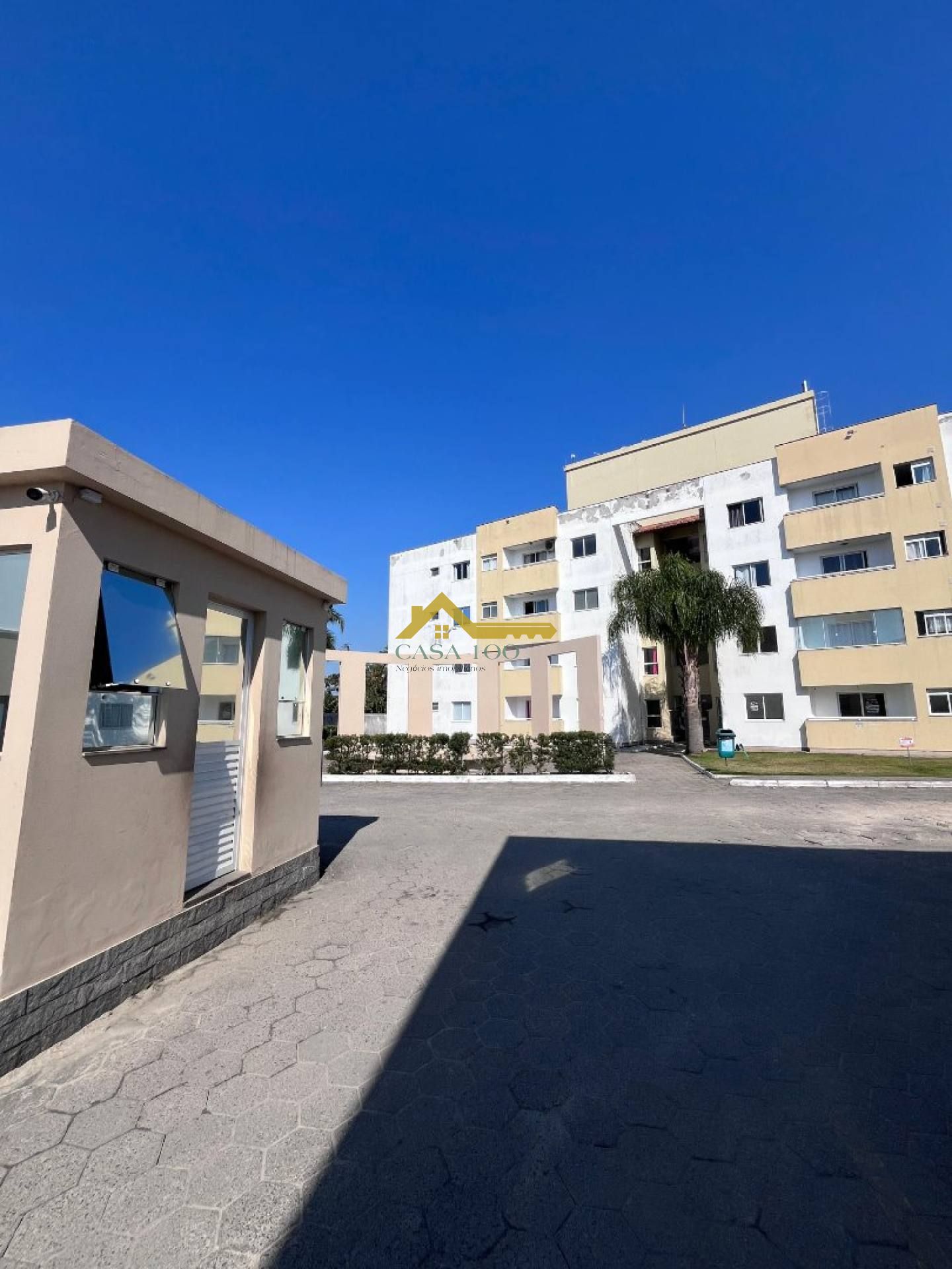 Apartamento com Varanda em Palhoça .