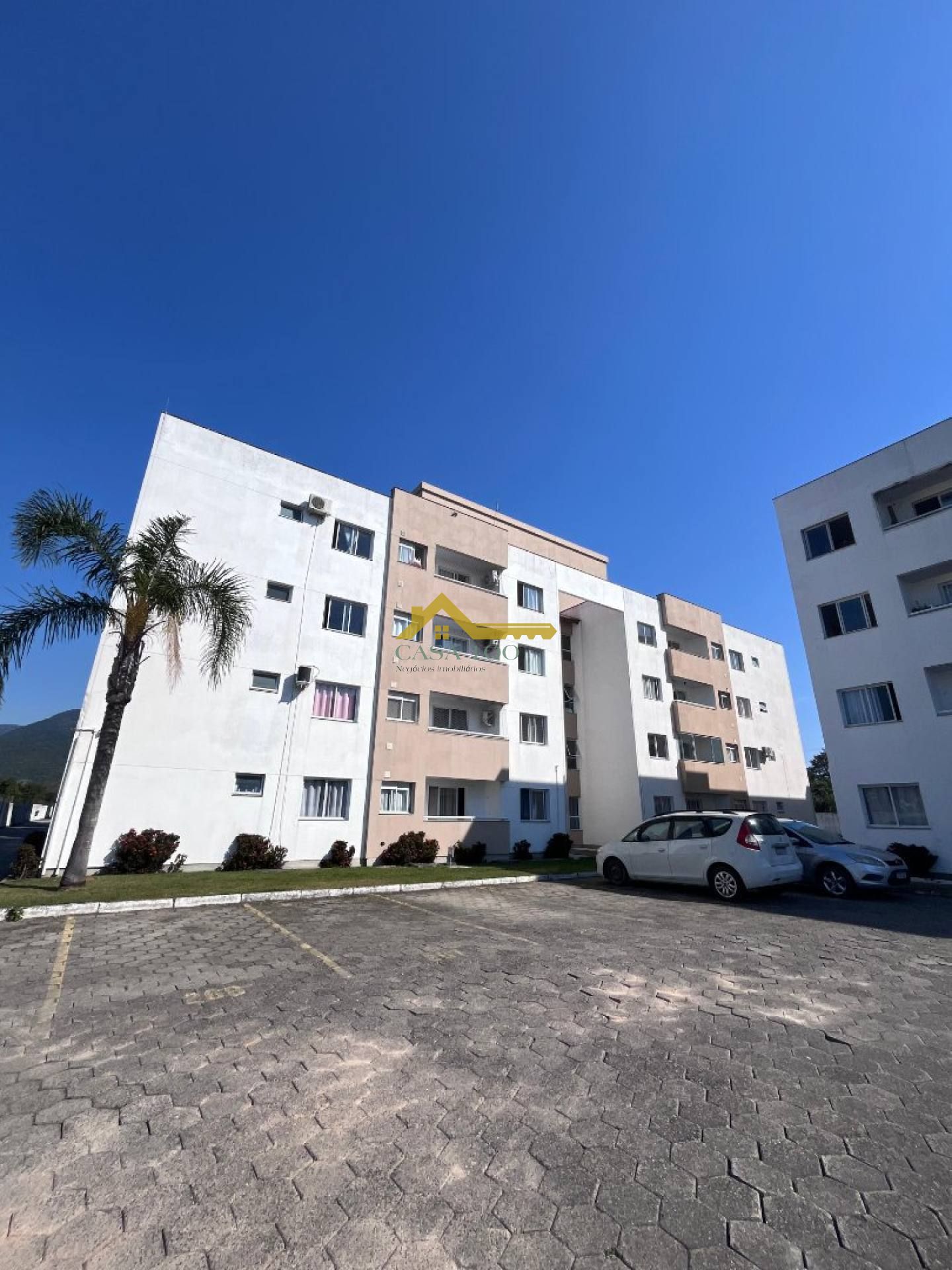 BELISSIMO APARTAMENTO COM SACADA
