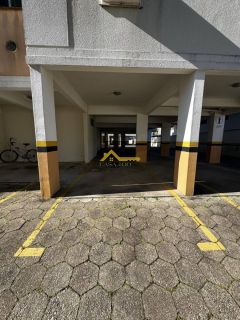 Apartamento com sacada e churrasqueira em SÃO JOSÉ .