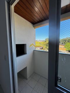 Apartamento com sacada e churrasqueira em SÃO JOSÉ .