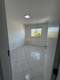Apartamento com sacada e churrasqueira em SÃO JOSÉ .