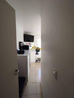 Apartamento com sacada em São José.
