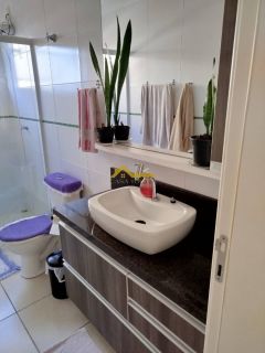 Apartamento com sacada em São José.