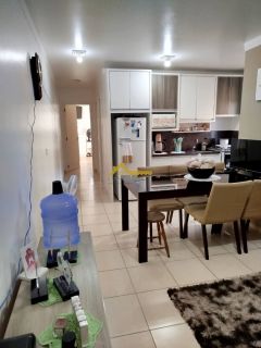 Apartamento com sacada em São José.