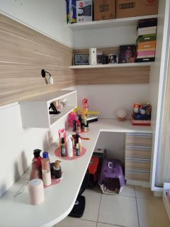 Apartamento com sacada em São José.