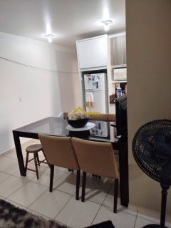 Apartamento com sacada em São José.