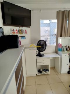 Apartamento com sacada em São José.