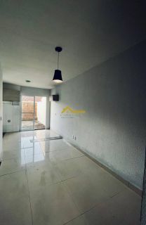Casa em condomínio.