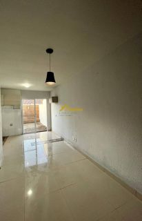 Casa em condomínio.