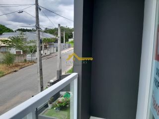 Sobrado com duas suítes em São José .