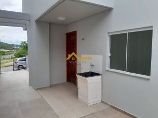 Sobrado com duas suítes em São José .