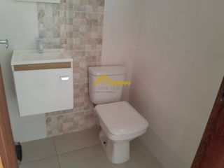 Sobrado com duas suítes em São José .