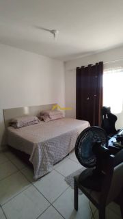 Apartamento com amplo espaço .