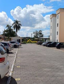 Apartamento com amplo espaço .