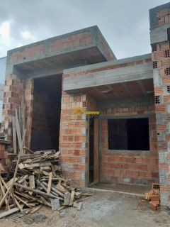 Casa em alto padrão com piscina .
