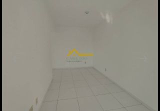 Apartamento com sacada e churrasqueira .