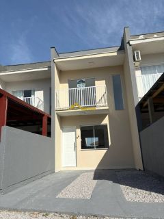 Sobrado em condomínio fechado .