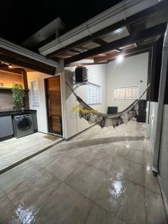 Casa germinada em fino acabamento e mobiliado .