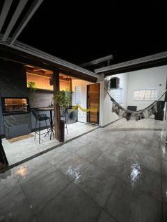 Casa germinada em fino acabamento e mobiliado .