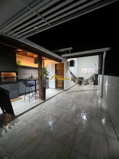 Casa germinada em fino acabamento e mobiliado .